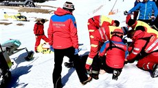 Záchranáři zasahovali na sjezdovce Portášky, kde zemřel lyžař (4. března 2018). Záchranáři zasahovali na sjezdovce Portášky, kde zemřel lyžař (4. března 2018).