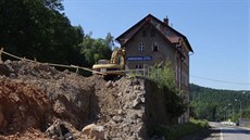 Nádraží je velmi zajímavě posazené mezi železniční a tramvajovou trať, nic... Nádraží je velmi zajímavě posazené mezi železniční a tramvajovou trať, nic...