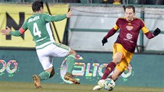 Momentka z utkání fotbalové ligy mezi Bohemians a Duklou. Josef Jindřišek... Momentka z utkání fotbalové ligy mezi Bohemians a Duklou. Josef Jindřišek...