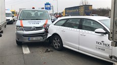 Pražský okruh na 16. kilometru ve směru na Ruzyni zablokovala nehoda dvou... Pražský okruh na 16. kilometru ve směru na Ruzyni zablokovala nehoda dvou...