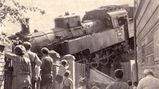 Dobové snímky pravděpodobně z roku 1961 ukazují, že v Radotíně už vlak jednou... Dobové snímky pravděpodobně z roku 1961 ukazují, že v Radotíně už vlak jednou...