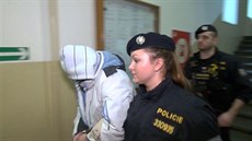 Soud poslal ženu obviněnou z vraždy novorozeněte do vazby. (9.3.2018) Soud poslal ženu obviněnou z vraždy novorozeněte do vazby. (9.3.2018)