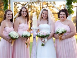 Tato fotka ze svatby zmnila Kayle (vpravo) ivot.
