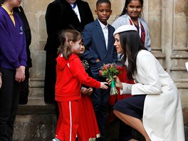 Meghan Markle po bohoslub u píleitosti Dne Britského spoleenství národ...