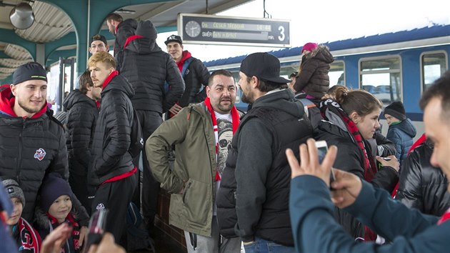 Hokejist Dynama Pardubice odjd na zpas play off do Tince.12.3. 2018