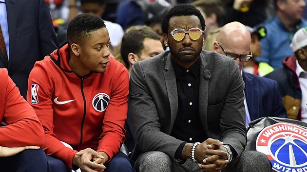 John Wall je na lavice Washingtonu v civilu, Tim Frazier mezi poslednmi nhradnky..