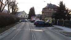 Řidič na Karlovarsku havaroval poté, co přes okénko za jízdy vulgárně... Řidič na Karlovarsku havaroval poté, co přes okénko za jízdy vulgárně...