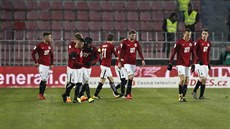 Fotbalisté Sparty se radují z branky v prvoligovém derby proti Slavii. Fotbalisté Sparty se radují z branky v prvoligovém derby proti Slavii.