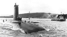 Britská ponorka HMS Conqueror (S48) po návratu z Falkland. Hned nato ale měla... Britská ponorka HMS Conqueror (S48) po návratu z Falkland. Hned nato ale měla...