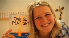 Zuzana Vávrová s knihou Jak se plní sny Zuzana Vávrová s knihou Jak se plní sny