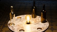 Stolek pro vinaře (či pivaře) s osvětlením. Autorka Vendula Brendlová, vítězka... Stolek pro vinaře (či pivaře) s osvětlením. Autorka Vendula Brendlová, vítězka...
