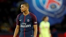 Kylian Mbappé z Paris Saint-Germain během ligového zápasu s Angers Kylian Mbappé z Paris Saint-Germain během ligového zápasu s Angers