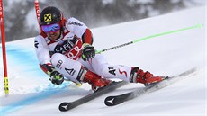 Rakouský lyžař Marcel Hirscher na trati obřího slalomu v Aare Rakouský lyžař Marcel Hirscher na trati obřího slalomu v Aare