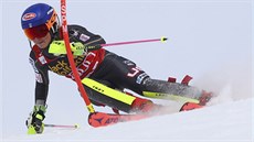 Americká lyžařka Mikaela Shiffrinová na trati slalomu v Aare Americká lyžařka Mikaela Shiffrinová na trati slalomu v Aare