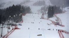 Silný vichr zrušil nedělní závody ve finále Světového poháru v alpském lyžování... Silný vichr zrušil nedělní závody ve finále Světového poháru v alpském lyžování...