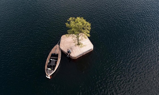Unikátní ostrov ve tvaru ptiúhelníku je vyrobený run a má slouit k rekreaci.