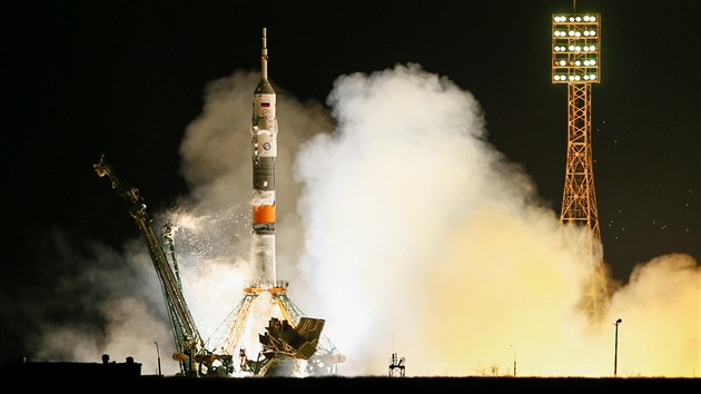 Raketa Sojuz MS-08 při startu 21.3.2018 v 18:45 z kosmodromu Bajkonur. Na... Raketa Sojuz MS-08 při startu 21.3.2018 v 18:45 z kosmodromu Bajkonur. Na...