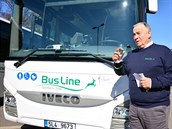 Kmotrem moderních autobusů se stal herec Ivan Vyskočil, sám je držitelem... Kmotrem moderních autobusů se stal herec Ivan Vyskočil, sám je držitelem...