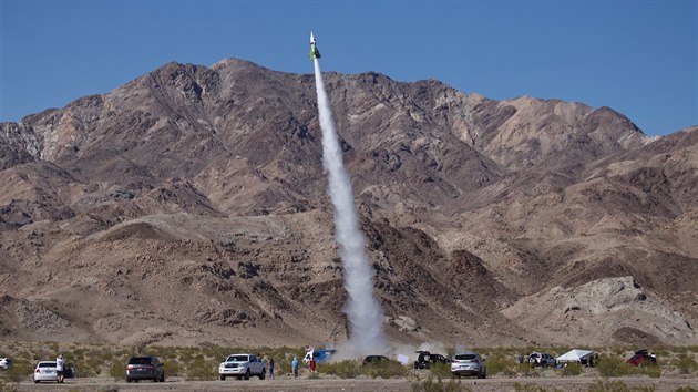 Amerian Mike Hughes ve vlastnorun vyroben raket odstartoval do kosmu, aby dokzal, e Zem je placat. (24. bezna 2018)