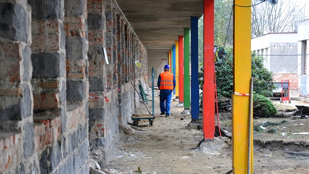 Stavebnci v souasnosti obsadili i mateskou kolu Beruka v libereckch Ruprechticch.