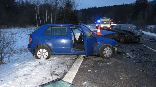 Stet t automobil nedaleko Hoic na umav. Celkov koda byla odhadnuta na 130 tisc korun.