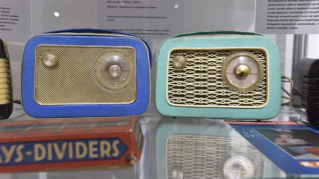 Radiopijmae Tesla 2800B z roku 1958. (Galerie Informanho centra v Huln na Kromsku, bezen 2018) 