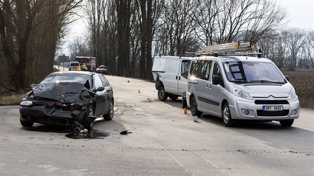 Msto tragick dopravn nehody, pi n na okraji Olomouce u kiovatky na konci ulice lechtitel zemely dv dti. Dal dt a dva dospli skonili v nemocnici. (29. bezna 2018)