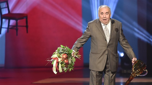Reisr Frantiek Filip pevzal cenu za en divadelnho umn v televizi na galaveeru Cen Thlie za rok 2017.