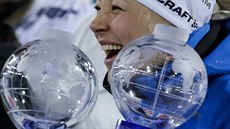 ÚSMĚV. Kaisa Mäkäräinenová se rozplývá po zisku malého křišťálového glóbu za... ÚSMĚV. Kaisa Mäkäräinenová se rozplývá po zisku malého křišťálového glóbu za...