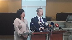 Ministryně financí za ANO Alena Schillerová a vicepremiér Richard Brabec po... Ministryně financí za ANO Alena Schillerová a vicepremiér Richard Brabec po...