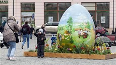 Olomoucké Horní náměstí ozdobila obří kraslice, která pochází z Chorvatska. Olomoucké Horní náměstí ozdobila obří kraslice, která pochází z Chorvatska.
