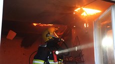 Zásah hasičů u požáru celoročně obývané chaty v Dolanech na Olomoucku. (26.... Zásah hasičů u požáru celoročně obývané chaty v Dolanech na Olomoucku. (26....