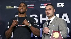 Anthony Joshua (vlevo) s Josephem Parkerem před boxerským soubojem v Cardiffu. Anthony Joshua (vlevo) s Josephem Parkerem před boxerským soubojem v Cardiffu.