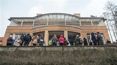Na kopci na Burešově bydlel ředitel Baťových závodů Dominik Čipera. Na kopci na Burešově bydlel ředitel Baťových závodů Dominik Čipera.