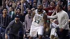Marcus Morris z Bostonu se raduje z vítězné střely proti Oklahoma City. Marcus Morris z Bostonu se raduje z vítězné střely proti Oklahoma City.
