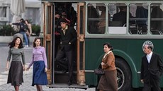 Záběr z natáčení filmu dle knihy spisovatelky Eleny Ferrante Záběr z natáčení filmu dle knihy spisovatelky Eleny Ferrante