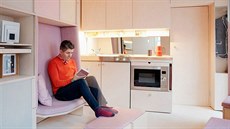 Na fotografii pózuje designér a spoluautor projektu Jack Mama. Na fotografii pózuje designér a spoluautor projektu Jack Mama.
