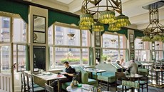Grand Café Orient. Josef Gočár navrhl pro kavárnu osvětlení i podobu baru.... Grand Café Orient. Josef Gočár navrhl pro kavárnu osvětlení i podobu baru....
