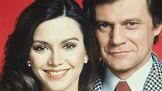 Victoria Principalová a Ken Kercheval v seriálu Dallas (1978) Victoria Principalová a Ken Kercheval v seriálu Dallas (1978)