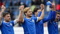 Liberečtí fotbalisté oslavují vítězství nad Slováckem. Liberečtí fotbalisté oslavují vítězství nad Slováckem.