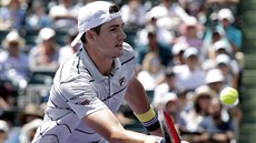Americký tenista John Isner returnuje v semifinále turnaje v Miami. Americký tenista John Isner returnuje v semifinále turnaje v Miami.