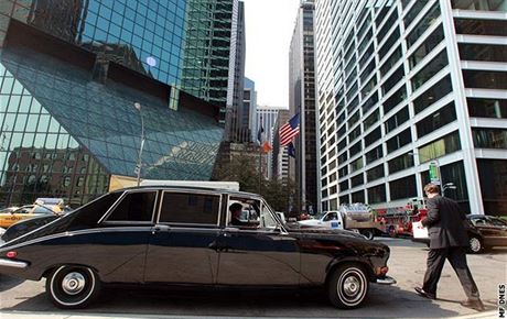 Wall Street - Finanní centrum na Wall Street je i pehlídkou luxusních voz.