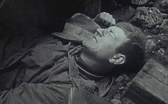 Pi tragédii 8. dubna 1968 v ruinách kinokavárny zahynulo sedm mu.