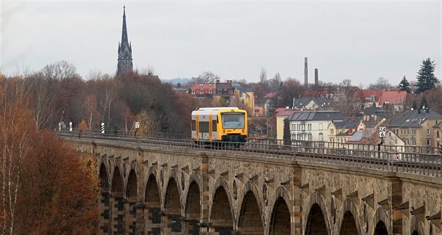 Omezení na 30 km/h v minulosti postihlo například trať mezi Libercem a Žitavou.... Omezení na 30 km/h v minulosti postihlo například trať mezi Libercem a Žitavou....