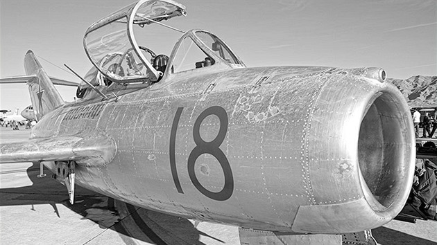 Stíhačka MiG-15 UTI. V takovém stroji se vydal Gagarin na svůj poslední let. Stíhačka MiG-15 UTI. V takovém stroji se vydal Gagarin na svůj poslední let.