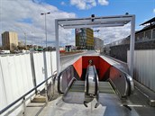Původně se odhadovalo, že stavba skončí až 30. dubna.