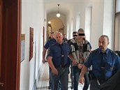 Trojice mladistvých z Výchovného ústavu v Hostouni na Domažlicku dnes stanula... Trojice mladistvých z Výchovného ústavu v Hostouni na Domažlicku dnes stanula...