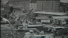Pi tragédii 8. dubna 1968 v ruinách kinokavárny zahynulo sedm mu.