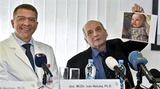 Přednosta Kliniky kardiovaskulární chirurgie IKEMu Ivan Netuka (vlevo)... Přednosta Kliniky kardiovaskulární chirurgie IKEMu Ivan Netuka (vlevo)...