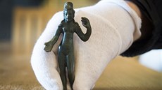 Nalezená soška antického původu se do země zřejmě dostala někdy na přelomu... Nalezená soška antického původu se do země zřejmě dostala někdy na přelomu...
